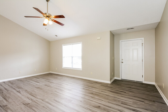 Building Photo - Comfortable Myrtle Beach Home