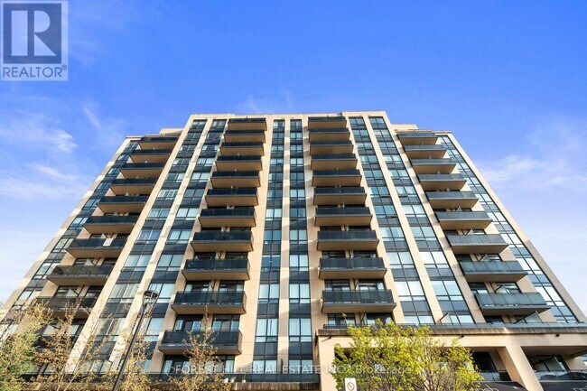 Building Photo - 520-520 Steeles Ave W