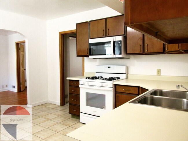 Foto del edificio - Charming 3Bed, 2Bath for Rent