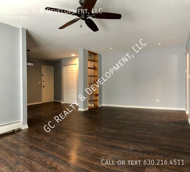 Building Photo - ***DOWNTOWN PALATINE- WALK TO METRA  / 1 B...