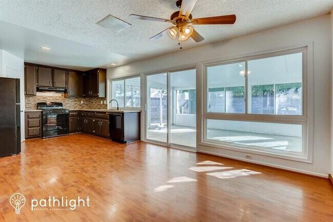 Foto del edificio - 28116 Shelter Cove Dr