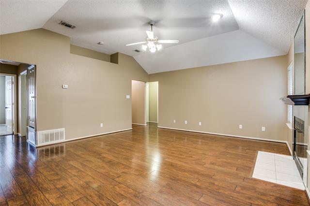 Building Photo - 5912 Hilltop Dr