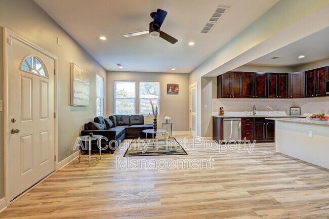 Foto del edificio - 209 Troy St NW