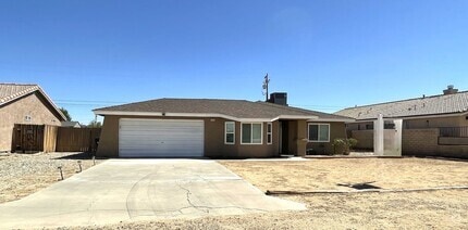 Building Photo - 9124 Fuchsia Ave