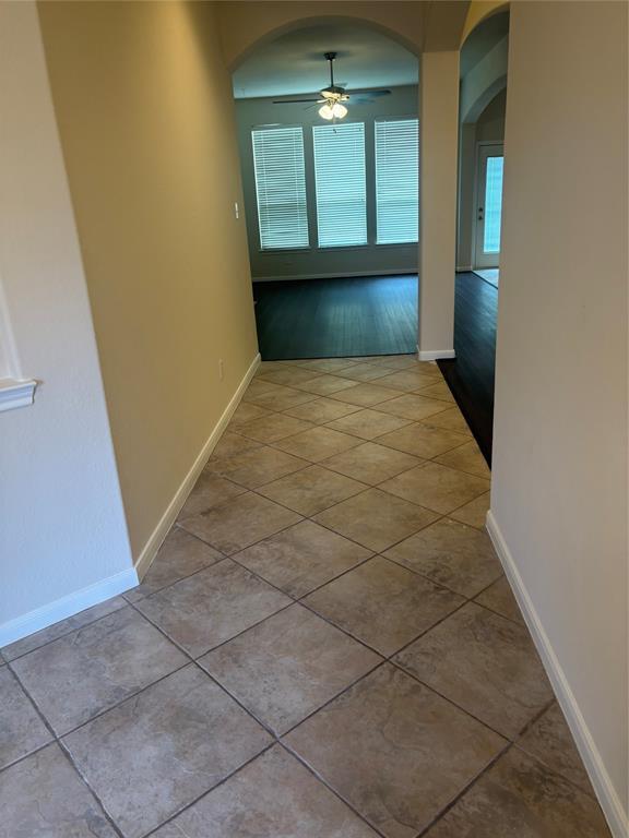 Foto del edificio - 4323 Country Oaks Ct