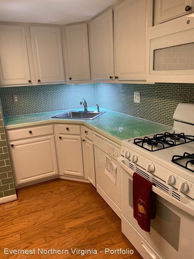Building Photo - 3 br, 2 bath House - 1528 Northgate Square...