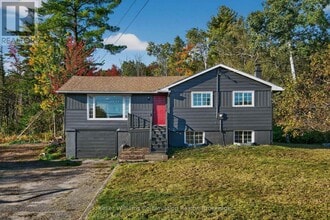 Building Photo - 556 Champlain Rd