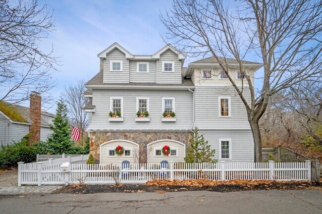 Building Photo - 10 Risley Rd