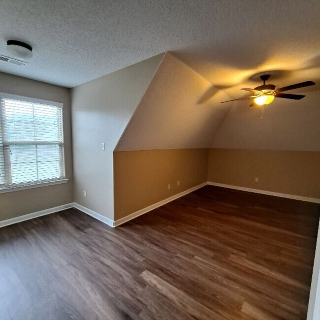 Foto del edificio - 407 Springer Cv