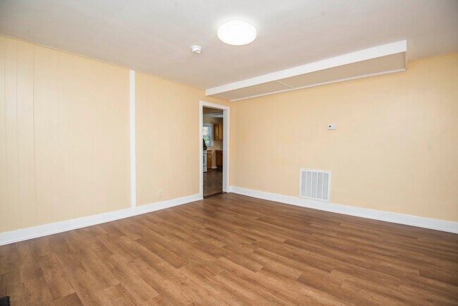 Foto del edificio - 4325 Strawberry Plains Pike