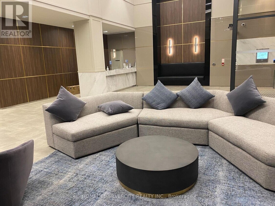 Photo principale - 4085-4085 Parkside Village Dr
