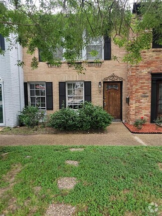 Building Photo - 940 Wycliffe Dr