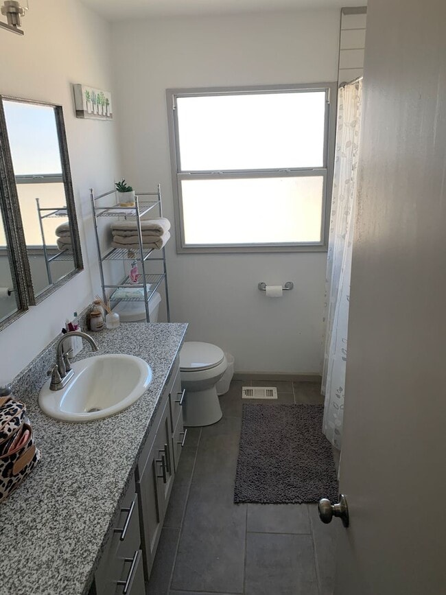 Foto del edificio - Pre Leasing for fall 2026! 3/2 in Medical District