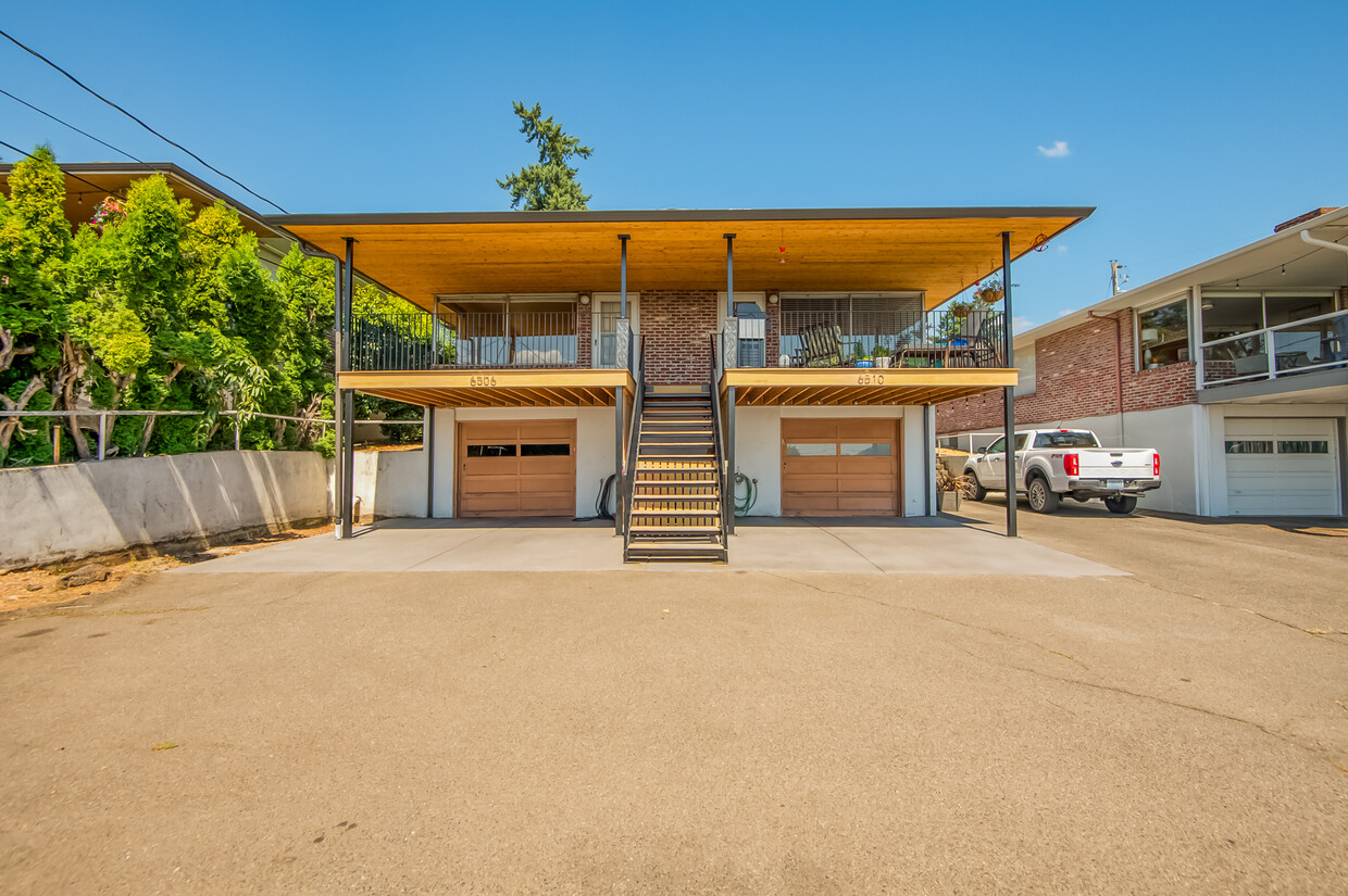 Primary Photo - 6506 E Evergreen Blvd