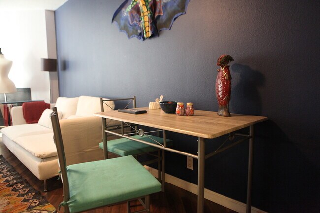 Dining Area Table and Chairs - 707 W 4th St