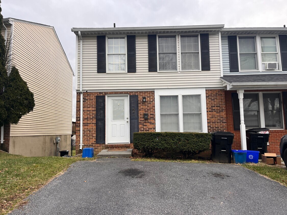 7 E Hart St, Winchester, VA 22601 Townhome Rentals in Winchester VA