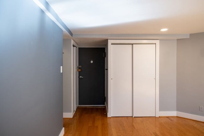 Building Photo - Bright and Peaceful One-Bedroom with Built...