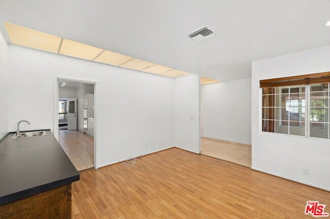 Foto del edificio - 312 S Maple Dr