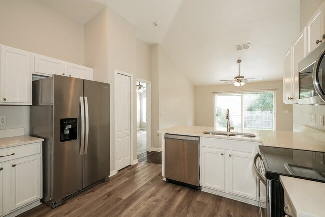 Building Photo - 6410 Buckhead Ct