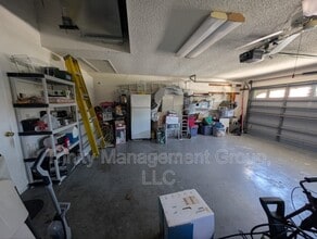 Building Photo - 8925 Helmsly Ln
