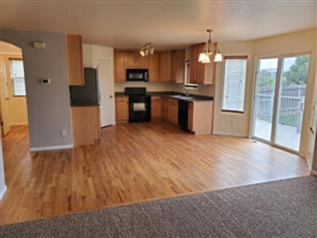 Foto del edificio - Updated Sage Creek Contemporary 2 Story