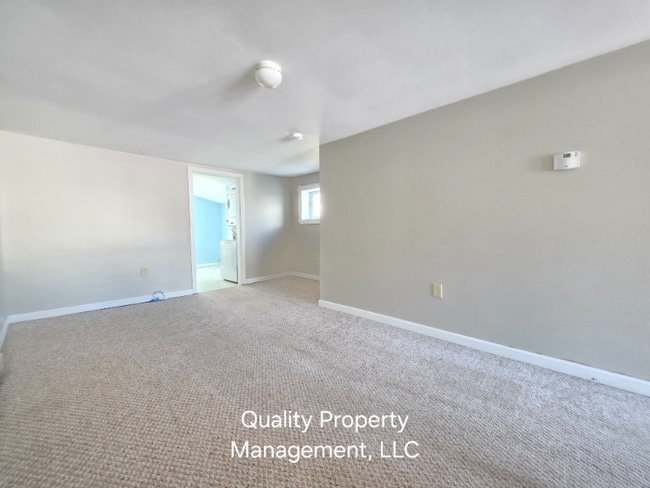 Building Photo - 208 Grove St