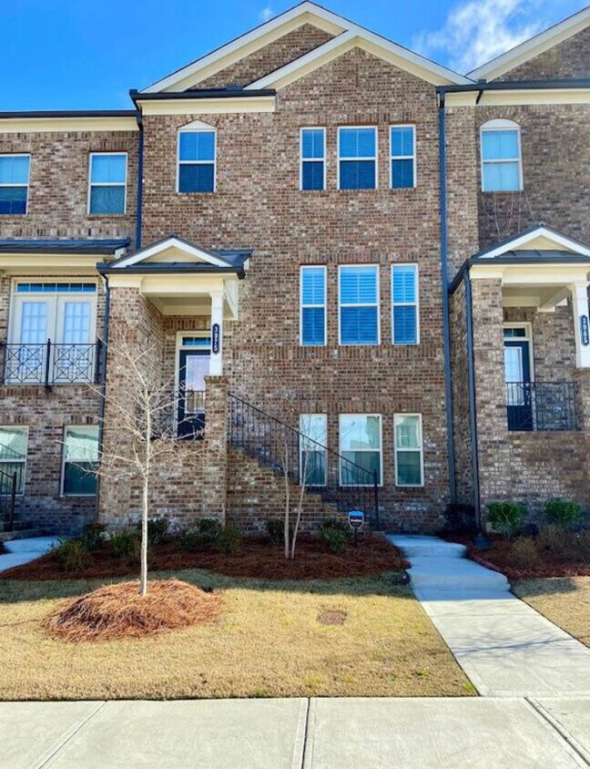 Foto principal - 3975 Redwood Dr