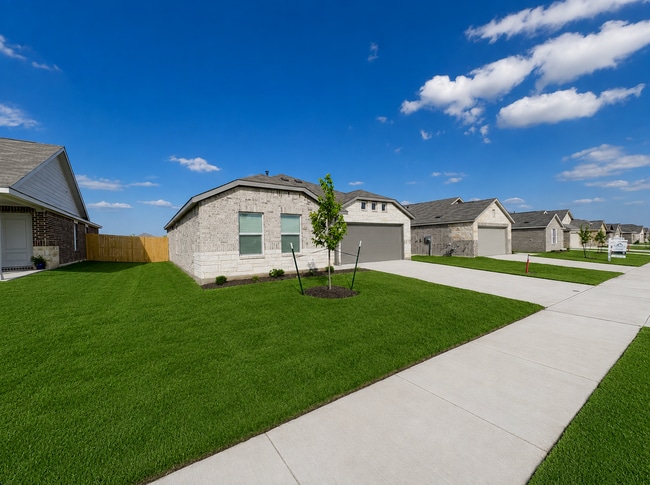 Building Photo - 15020 Reyes Rd