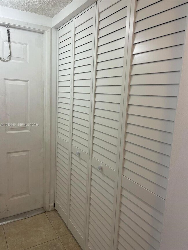 Foto del edificio - 10357 NW 8th St