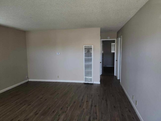 Foto del edificio - 1563 Valle Vista Ave