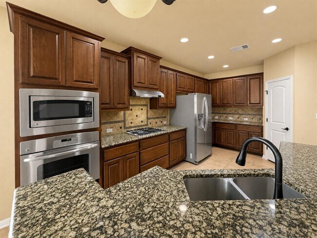 Building Photo - 14312 Senia Bend