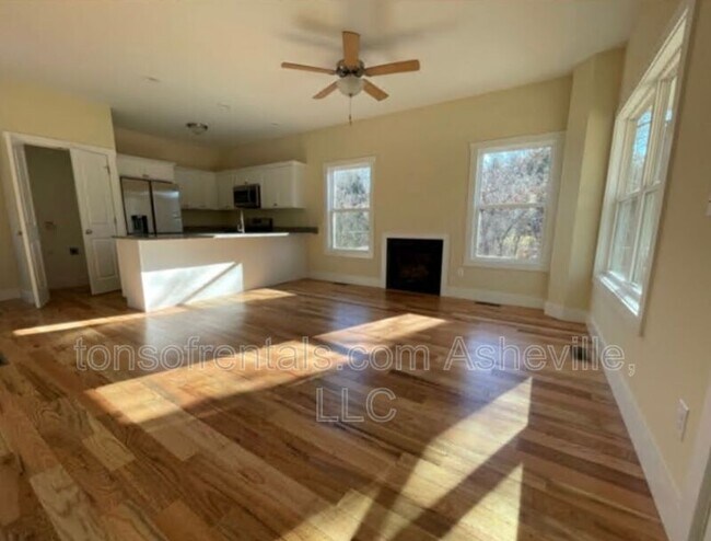 Building Photo - 277 N Bear Creek Rd