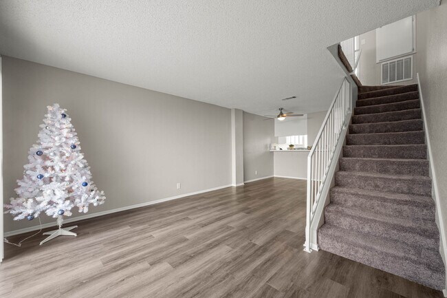 Foto del edificio - Woodlands West Townhomes