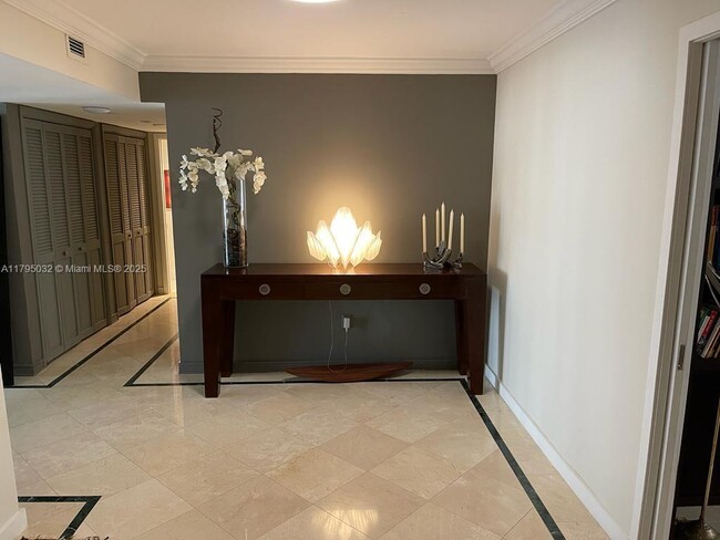 Foto del edificio - 600 Grapetree Dr