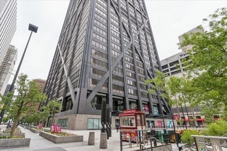 Building Photo - 175 E Delaware Pl