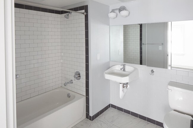 Interior Photo - The Newbern