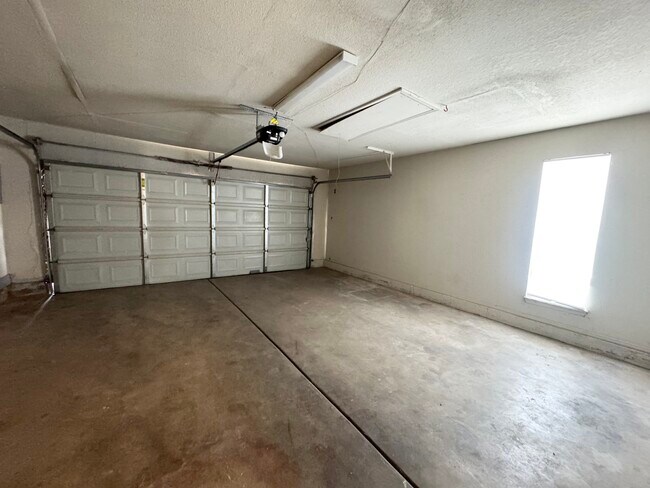 Foto del edificio - 401 NE 115th St