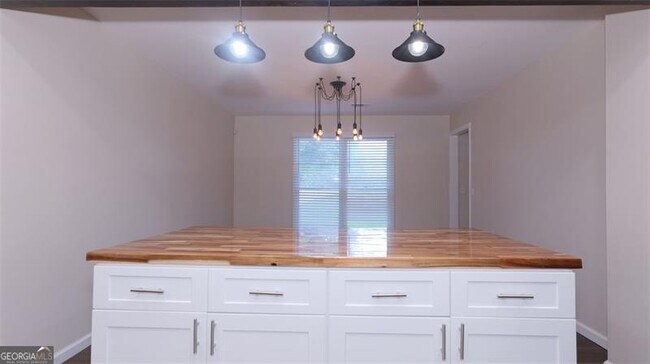 Building Photo - 1824 Idlewood Rd