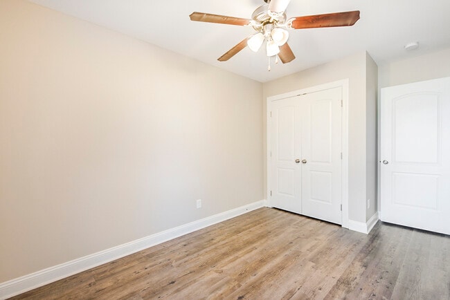 Building Photo - 512 Garrison Ct SW