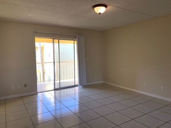 Foto del edificio - 1bed/1bath move-in ready condo $1140/month available December 2025
