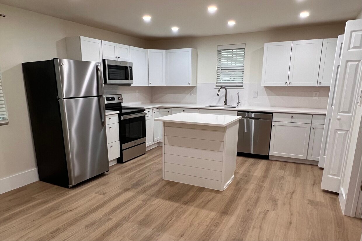 Primary Photo - 3205 Post Street, Unit 3203-1