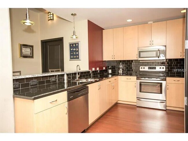 Foto del edificio - 777 N Ashley Dr