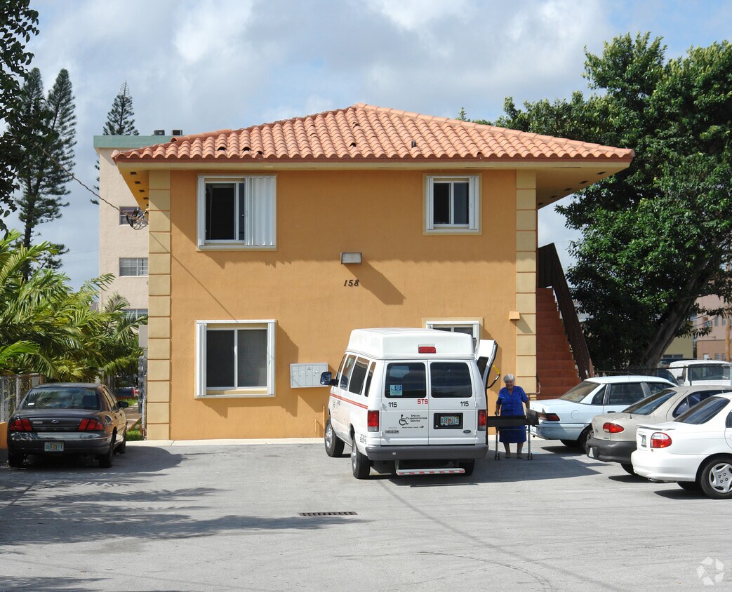 Primary Photo - 158 SW 18th Ave