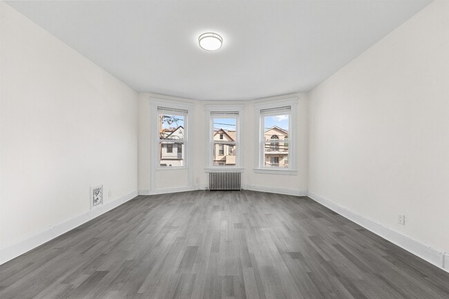 Building Photo - 149 Bidwell Ave