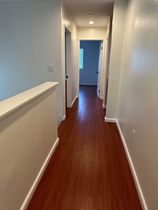 Building Photo - LUXURIOUS SINGLE-FAMILY HOME FOR RENT!