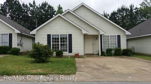 Primary Photo - 1521 Summer Dr