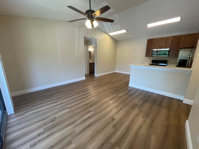 Building Photo - ANNUAL RENTAL - OASIS - 1 BED/1 BATH