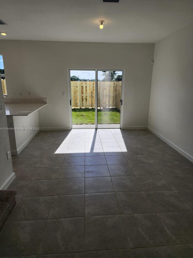 Foto del edificio - 16282 SW 292nd St