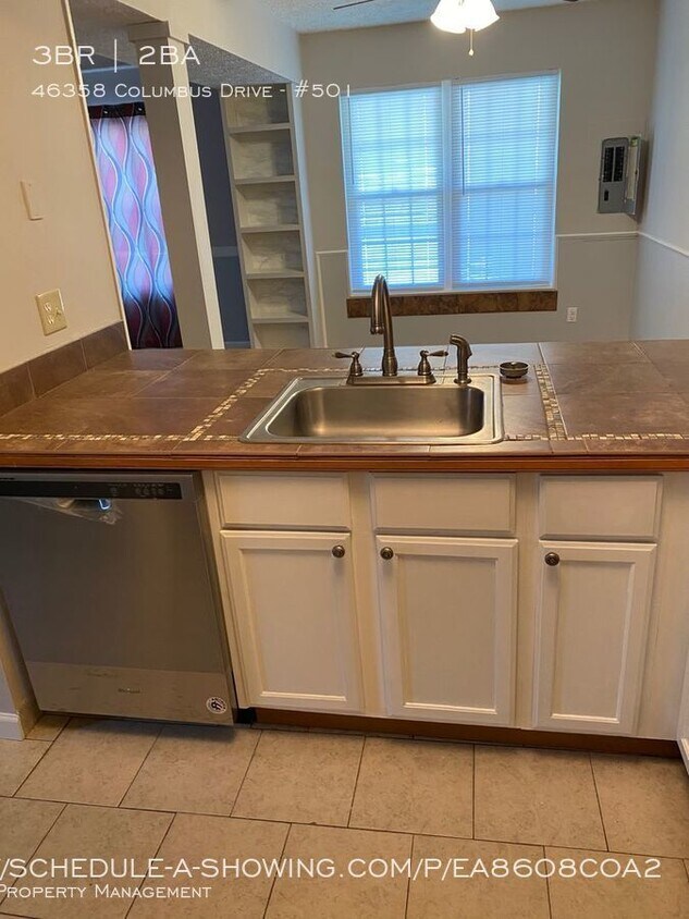 Foto principal - 46358 Columbus Dr