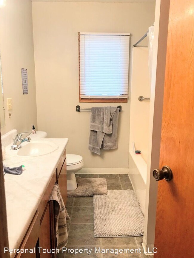 Foto del edificio - 4 br, 2 bath House - 1530 11th St N